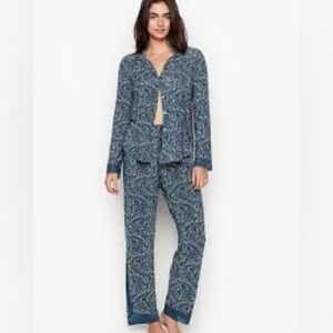 Victoria’s Secret Heavenly Supersoft Modal Pajama Set Blue Floral Long Sleeve